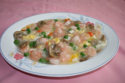 H12. Shrimp with Lobster Sauce Image