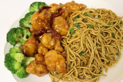 General Tso's Chicken Lo Mein* Image
