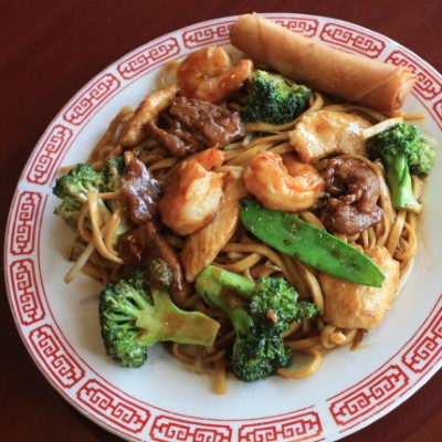 Beef, Chicken and Shrimp Lomein Image