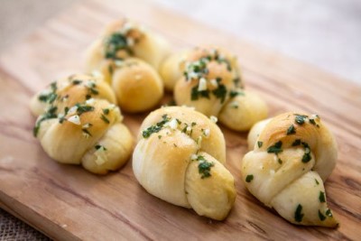 6 Garlic Knots Image