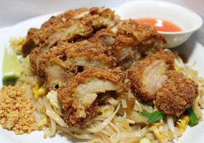 N2.Pad Thai With Crispy Chicken Image