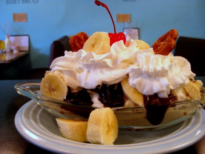 HOT FUDGE BANANA BOAT Image
