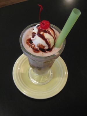 SHAKES & FLOATS Image