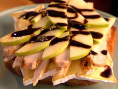 Chicken Apple Brie Image