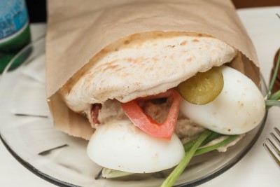 Pita Hummus Image