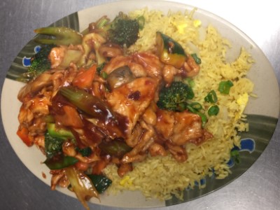 L9. Chicken with Garlic Sauce Image