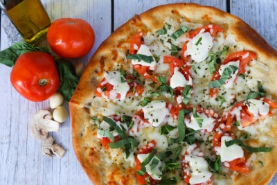 Fresh Basil & Oregano Pizza Image