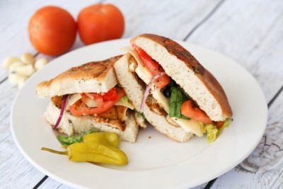Chicken & Fresh Mozzarella Image