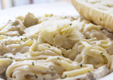 Fettuccine Alfredo with Grilled Chicken (1860 cal) Image