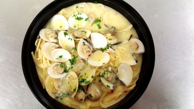 Linguine with Clam Sauce Image