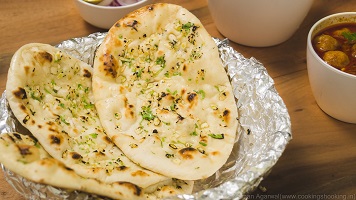 Garlic Naan (2) Image