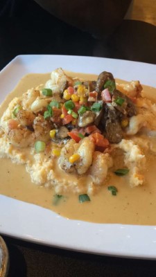 Shrimp and Grits Image