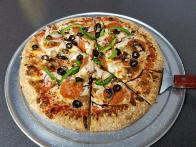 Deluxe Pizza Med Image