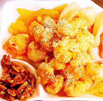 171. Honey Walnut Shrimp 西汁核桃虾 Image