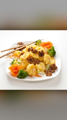 Honey Walnut Prawns Image