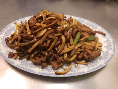 P11. Shredded Pork with Dry Bean Curd 香干肉絲 Image
