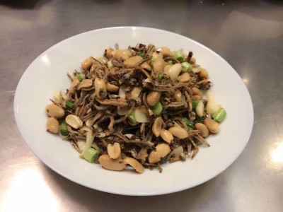 A17. Fried Dry Fish with Peanut 花生小魚 Image