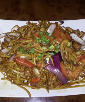 Tallarin Saltado (Pollo or Carne) Image
