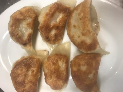 4. Pot Stickers (6) 鍋貼 Image