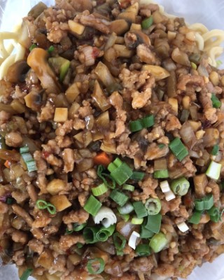 104. Noodles with Meat Sauce 炸醬麵 Image