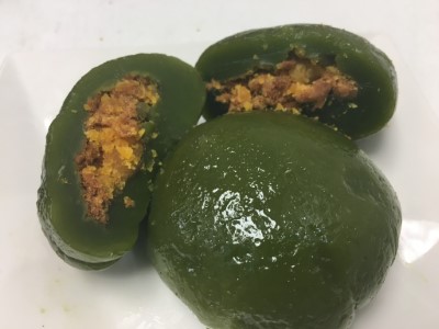 Rice Cake with Salted Egg (2) 鹹蛋黃青團 Image