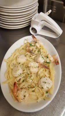 Shrimp and Scallops Bianco Image
