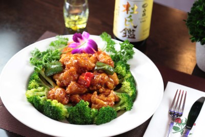 Thai General Tso's Chicken Lunch Image