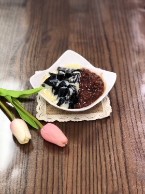 25. Grass Jelly Red Bean w Condensed Milk-凉粉伴红豆 Image