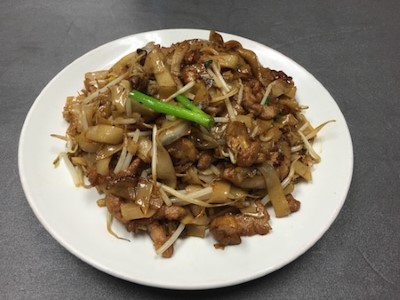 158. Beef or Chicken Chow Fun (Dry) 干炒牛或鸡河 Image