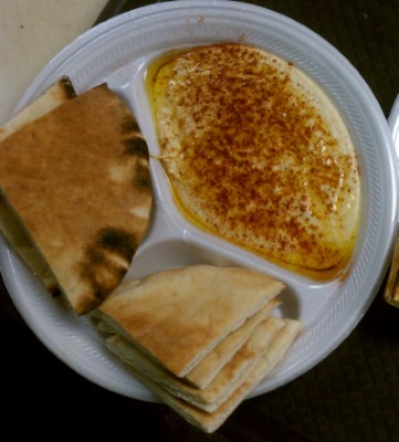 Hummus Plate (large) , Pita Image
