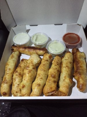 PIZZA ROLLS Image
