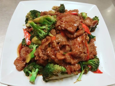B4. Beef with Broccoli 芥蘭牛 Image