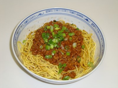 27. Noodles with Black Bean Sauce 京式炸酱面 Image
