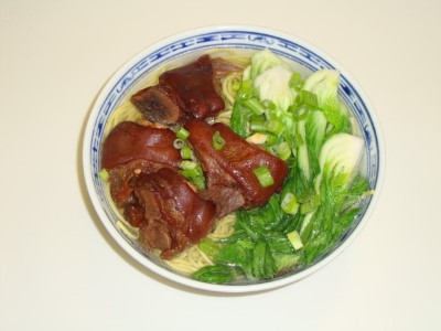 34. Noodles with Pork Feet 猪蹄汤面 Image
