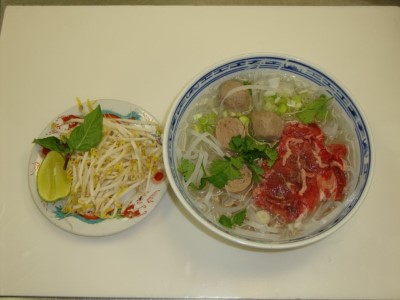 36. Beef Pho Noodles 越南牛肉面 Image