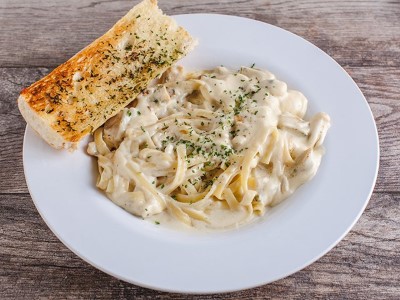 Fettuccine Alfredo with Grilled Chicken Image