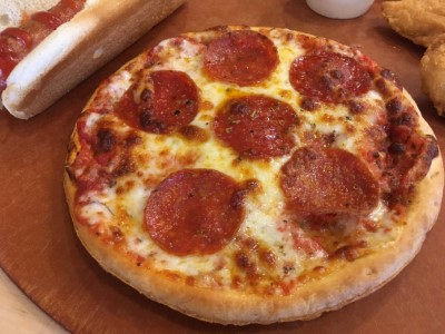 Kids Sized Pizza Image
