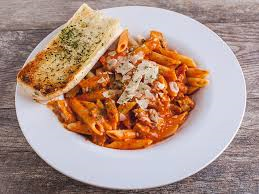 Penne & Grilled Chicken a la Vodka (1500 Cal) Image