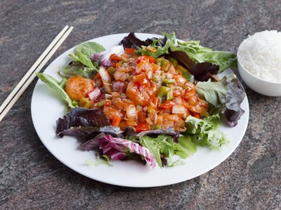 Shrimp with Spicy Tomato and Basil Sauce Lunch Image