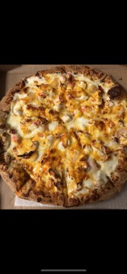 Seafood Alfredo Pizza Image