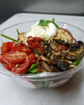 8. Turkey Burger Salad (385 Cal) Image