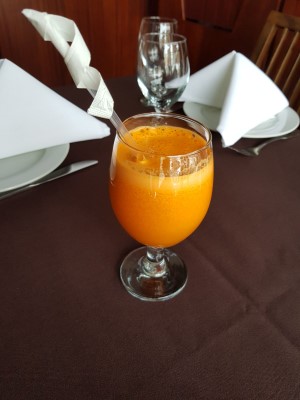 9. Sunny Drink (70 Cal) Image
