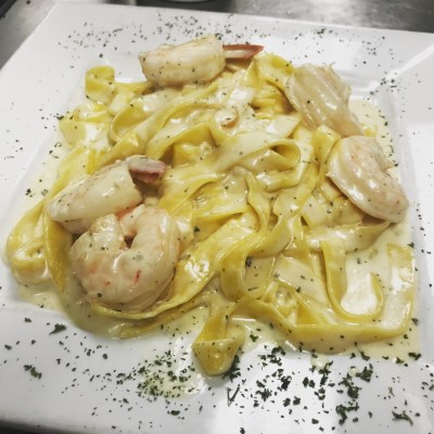 Fettuccine Alfredo with Shrimp Image