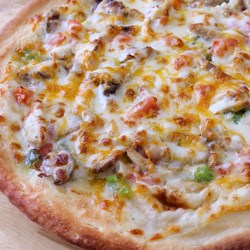 Alfredo Chicken Supreme Pizza Image