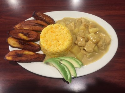 18. Guatita Servido con Arroz, Ensalada, y Maduro Image