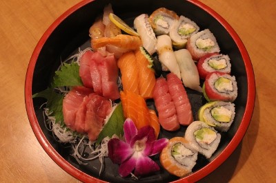 Love Sushi Sashimi Combo Image