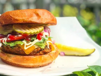 Veggie Burger With Chips Image