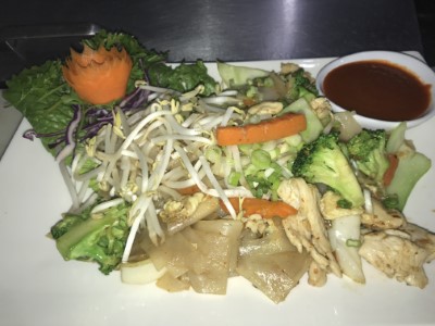 30. Kuay Tiew Khao Kai (Stir Fried Big Noodles) Image