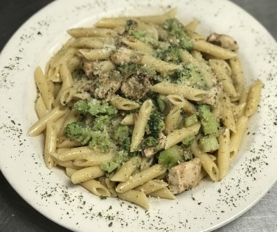 Grilled Chicken, Broccoli, Garlic & Oil Image