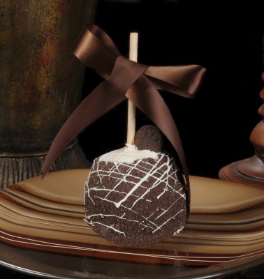 Cookies-n-Cream Caramel Apple Image